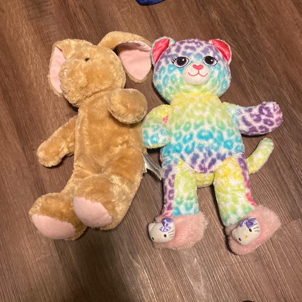 Lisa frank and bunny build a bear plushie